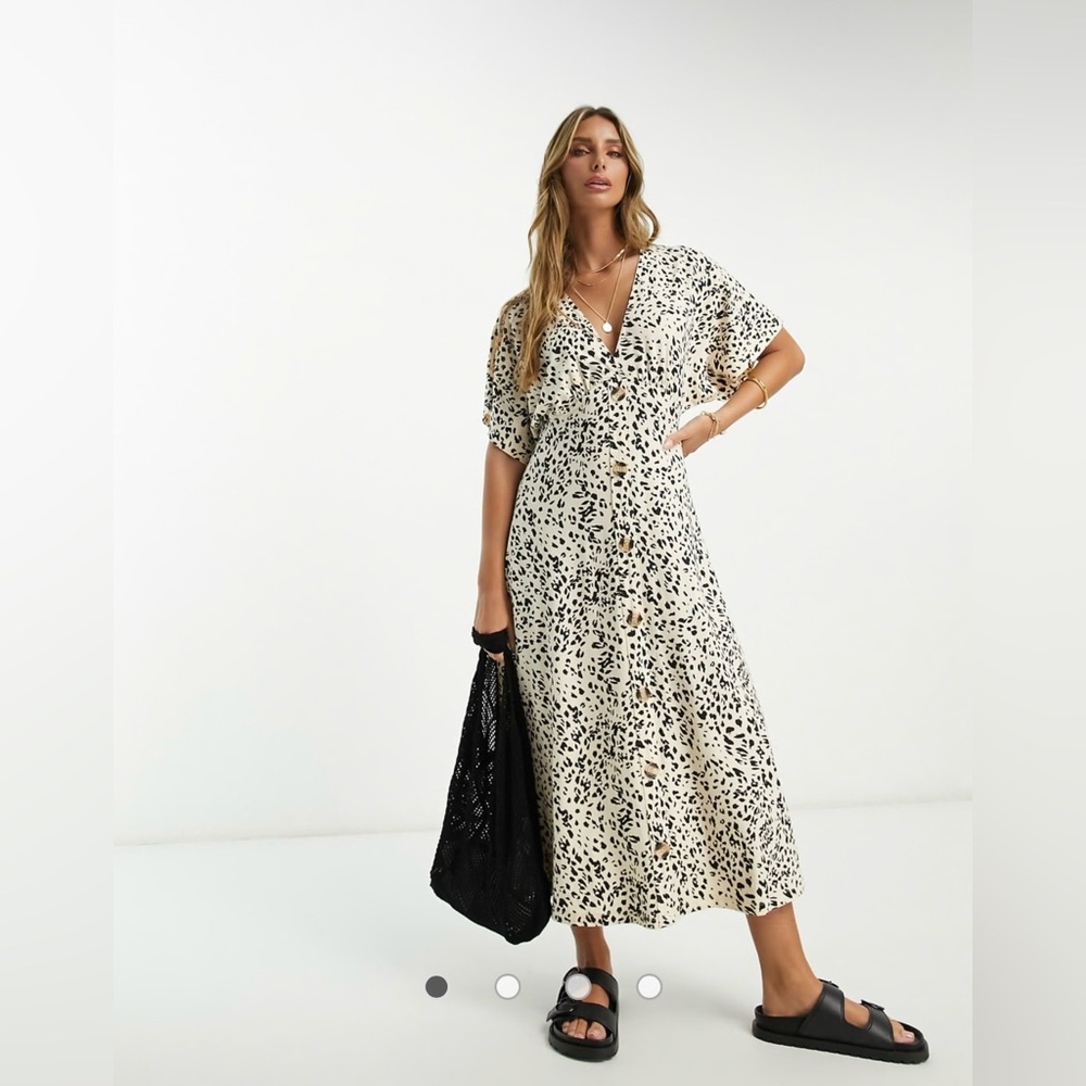 ASOS Cream and Black Dolman Sleeve V-Neck Maxi Gown